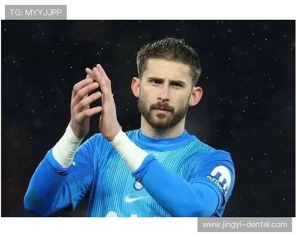 格拉斯纳称蓝军快翼难防双星